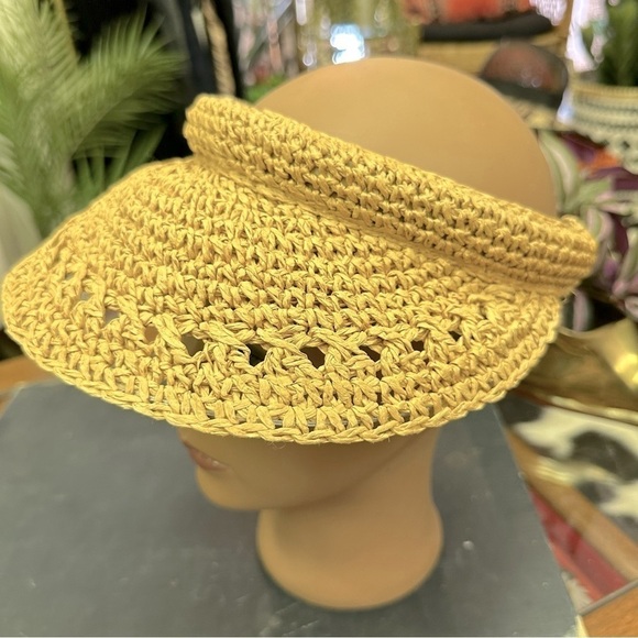 Vintage (unbranded) straw visor hat in VGUC - Picture 5 of 10